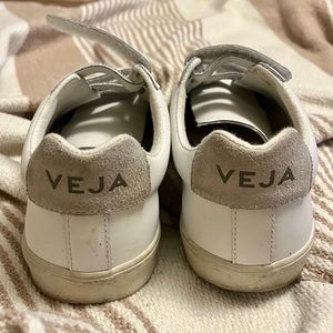 VEJA Velcro Straps Sneaker Size 7